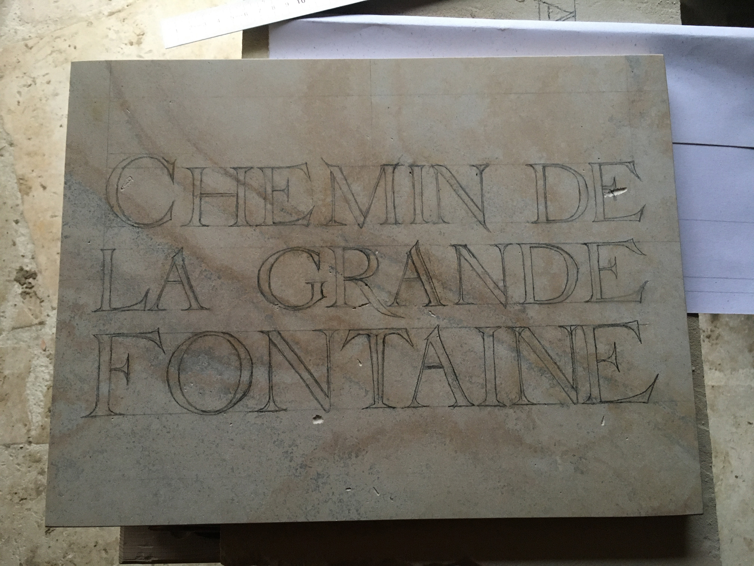 Dessin préparatif,  Plaque de rue pour le village de Berzy-le-Sec, Picardie 
Gravure sur pierre calcaire,  Stage avec le sculpteur Aymeric Louvet50 x 30 cm